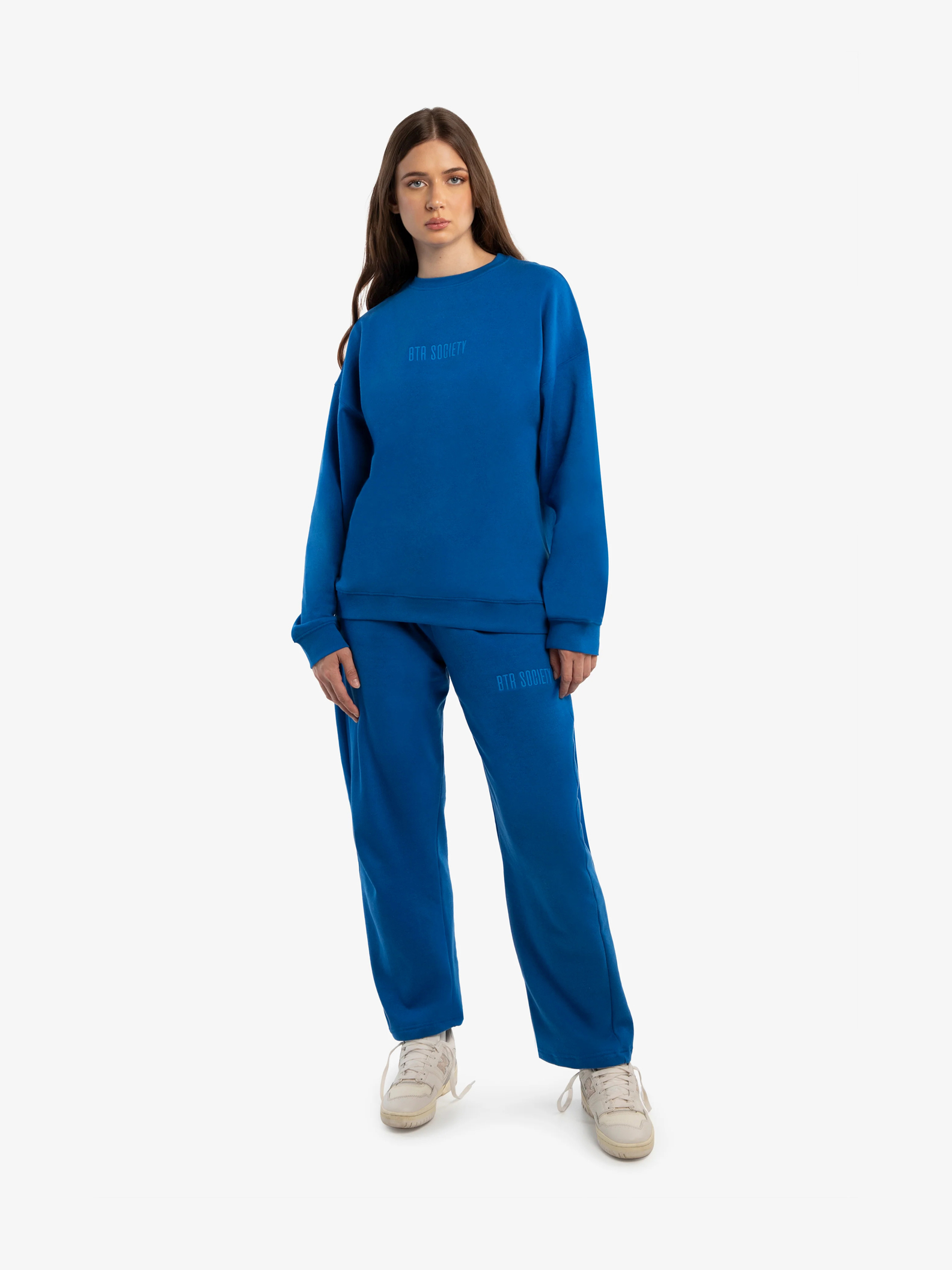 Sustainable sweatshirt manufacturer using organic cotton